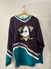 Load image into Gallery viewer, Nhl Mens Fan Apparel Size Large
