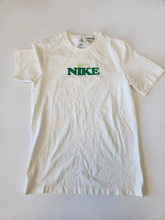 Load image into Gallery viewer, Nike T-shirt Size Small
