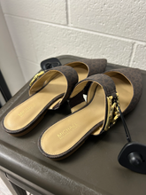Load image into Gallery viewer, Michael Kors Dress Shoes Womens 5.5

