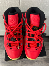 Load image into Gallery viewer, Reebok Casual Shoes Mens 7.5
