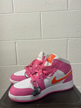 Load image into Gallery viewer, Nike Max Womens Athletic Shoes Womens 6
