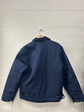Load image into Gallery viewer, Carhartt Outerwear Size Medium

