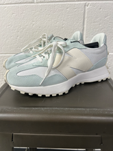 Load image into Gallery viewer, New Balance Womens Athletic Shoes Womens 8.5
