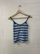 Load image into Gallery viewer, Brandy Melville Tank Top Size Extra Small
