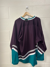 Load image into Gallery viewer, Nhl Mens Fan Apparel Size Large
