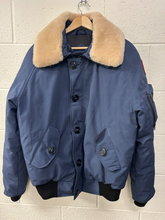 Load image into Gallery viewer, CANADA GOOSE Heavy Outerwear Size Small
