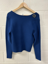 Load image into Gallery viewer, Abercrombie &amp; Fitch Long Sleeve Top Size Extra Large
