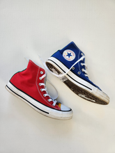 Load image into Gallery viewer, Converse Womens Athletic Shoes Womens 7
