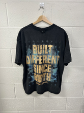 Load image into Gallery viewer, T-shirt Size Large
