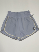 Load image into Gallery viewer, Vuori Athletic Shorts Size Extra Small
