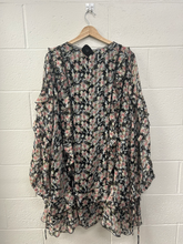 Load image into Gallery viewer, Fashion Nova Dress Size 2XL
