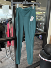 Load image into Gallery viewer, Lulu Lemon Athletic Pants Size Extra Small
