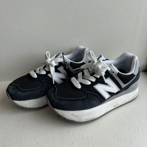 New Balance Casual Shoes Womens 7