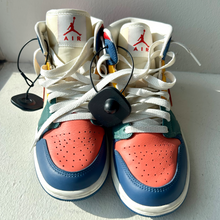 Load image into Gallery viewer, Jordan Womens Athletic Shoes Womens 6.5
