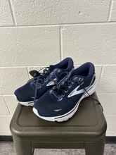 Load image into Gallery viewer, Brooks Womens Athletic Shoes Womens 9

