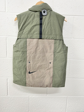 Load image into Gallery viewer, Nike Heavy Outerwear Size Extra Small
