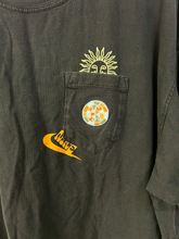 Load image into Gallery viewer, Nike Short Sleeve Top Size Extra Large
