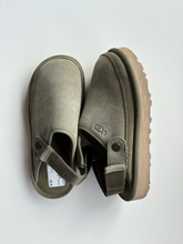 Load image into Gallery viewer, Uggs Casual Shoes Womens 8
