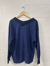 Load image into Gallery viewer, Aerie Long Sleeve Top Size Extra Small
