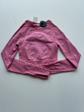Load image into Gallery viewer, Gym Shark Athletic Top Size Small
