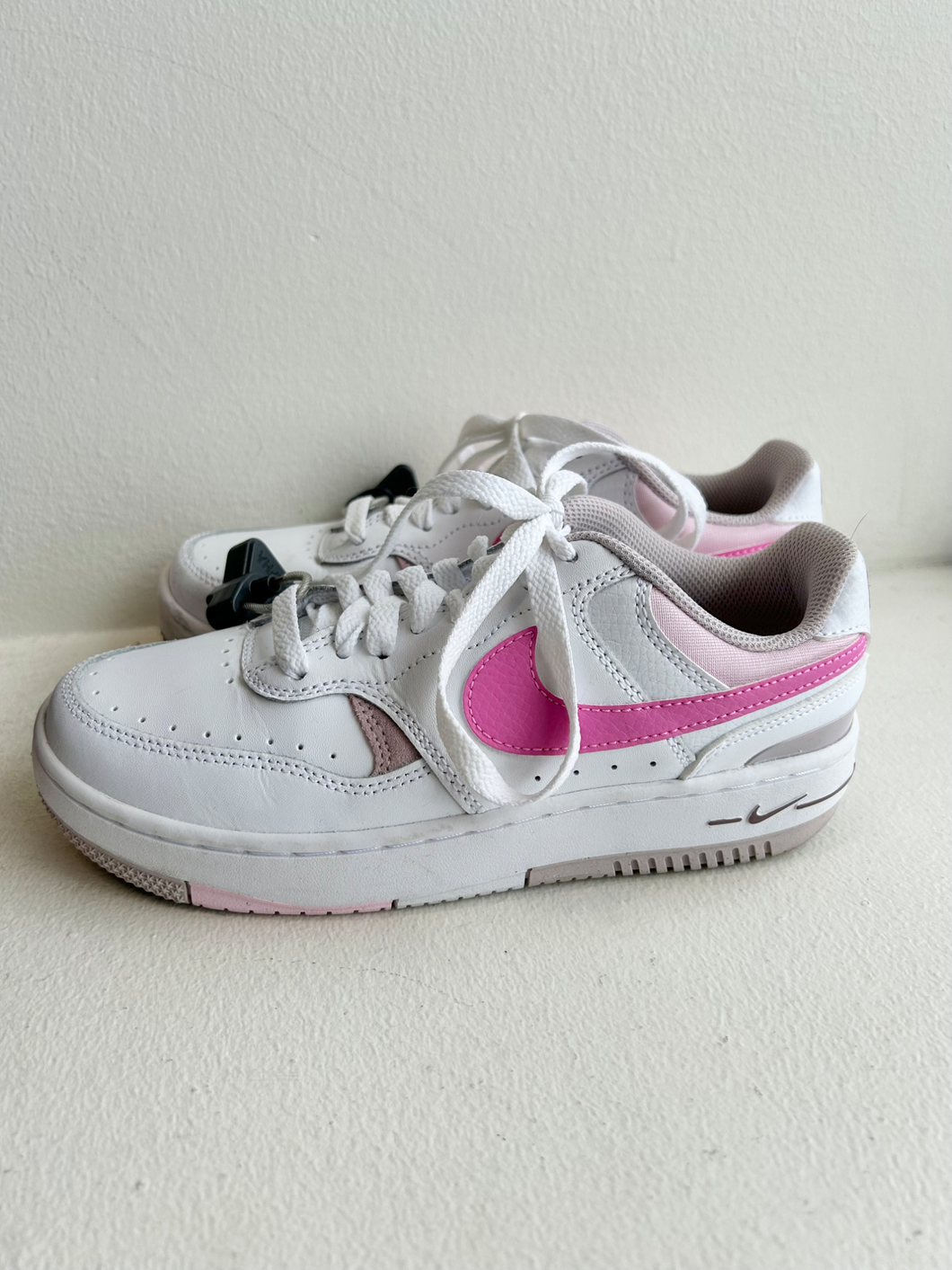 Nike Casual Shoes Womens 6