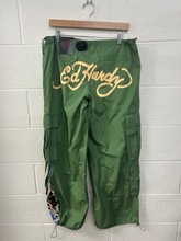 Load image into Gallery viewer, Ed Hardy Pants Size 3/4 (27)

