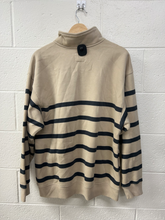 Load image into Gallery viewer, Abercrombie &amp; Fitch Sweatshirt Size Medium
