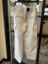 Load image into Gallery viewer, Aritzia Pants Size Extra Small
