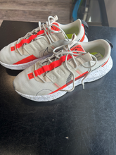 Load image into Gallery viewer, Nike Womens Athletic Shoes Womens 9
