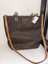 Load image into Gallery viewer, Michael Kors Purse
