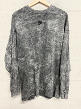 Load image into Gallery viewer, Gym Shark Long Sleeve Top Size Large
