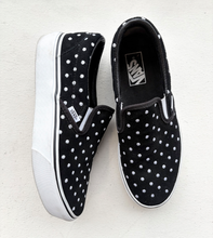 Load image into Gallery viewer, Vans Casual Shoes Womens 9
