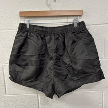 Load image into Gallery viewer, Pac Sun Shorts Size Medium
