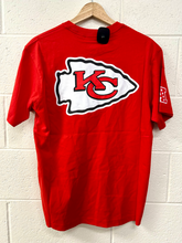 Load image into Gallery viewer, Nfl Athletic Top Size Small
