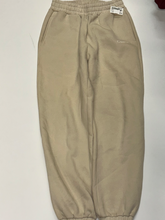 Load image into Gallery viewer, Comfrt Pants Size Small
