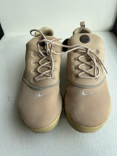 Load image into Gallery viewer, Nike Mens Athletic Shoes Mens 9.5
