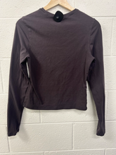 Load image into Gallery viewer, Skims Long Sleeve Top Size Large

