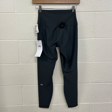 Load image into Gallery viewer, Alo Athletic Pants Size Small
