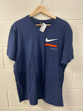 Load image into Gallery viewer, Nike Short Sleeve Top Size Large
