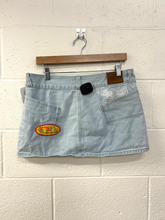 Load image into Gallery viewer, Von Dutch Short Skirt Size Large
