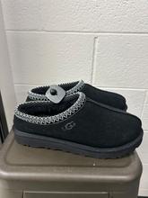 Load image into Gallery viewer, Uggs Boots Womens 10

