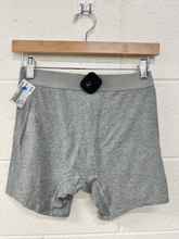 Load image into Gallery viewer, Skims Shorts Size Small
