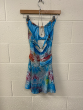 Load image into Gallery viewer, Dress Size Small
