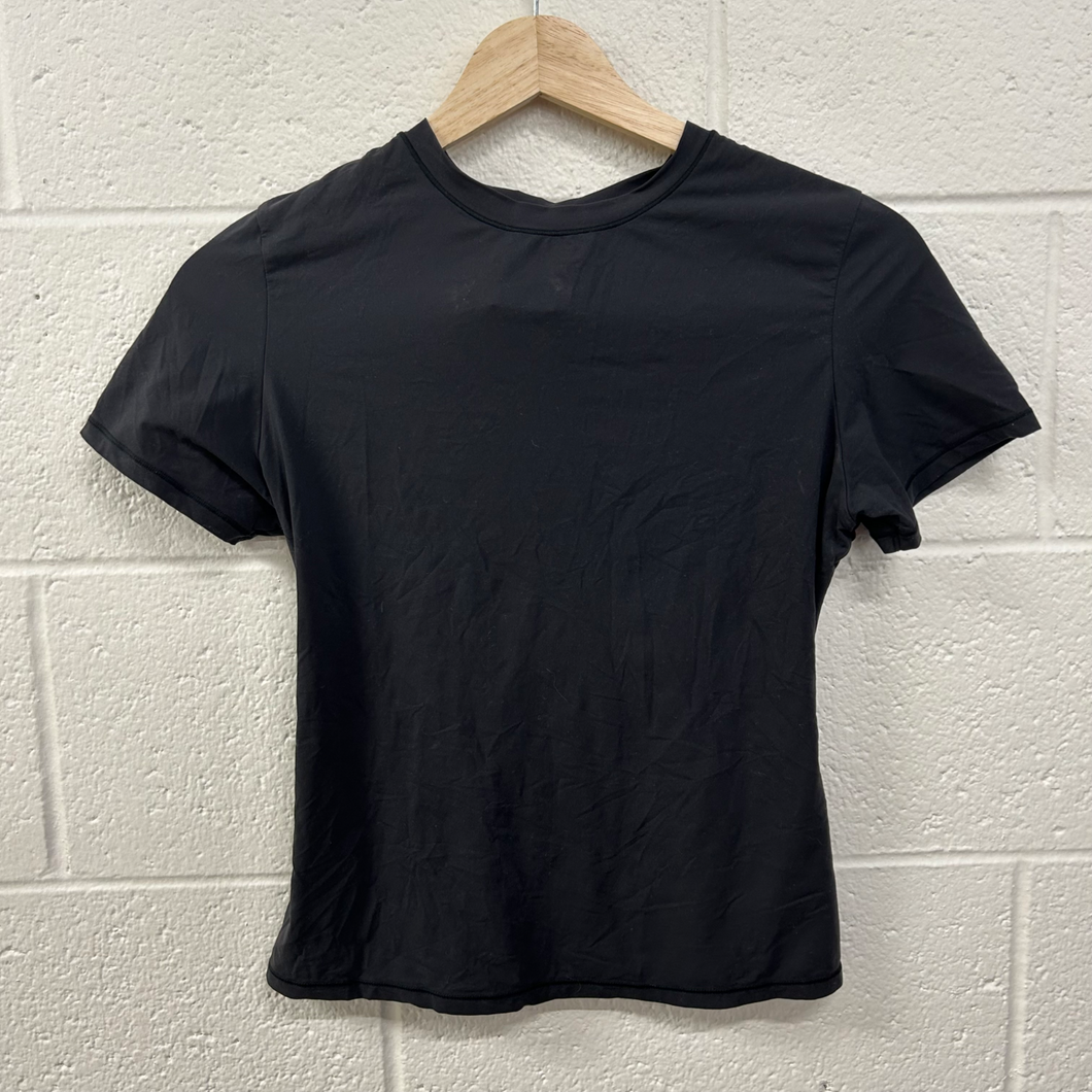 Skims T-Shirt Size Medium