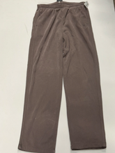 Load image into Gallery viewer, Vuori Pants Size Medium
