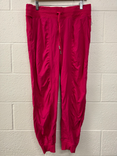 Load image into Gallery viewer, Lulu Lemon Athletic Pants Size Large
