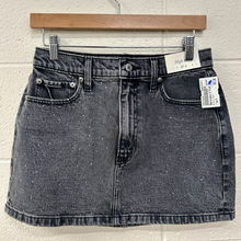 Load image into Gallery viewer, Abercrombie &amp; Fitch Short Skirt Size Small
