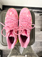 Load image into Gallery viewer, Nike Womens Athletic Shoes Womens 8.5
