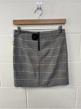 Load image into Gallery viewer, Garage Short Skirt Size Medium
