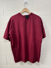 Load image into Gallery viewer, White Fox T-Shirt Size Large
